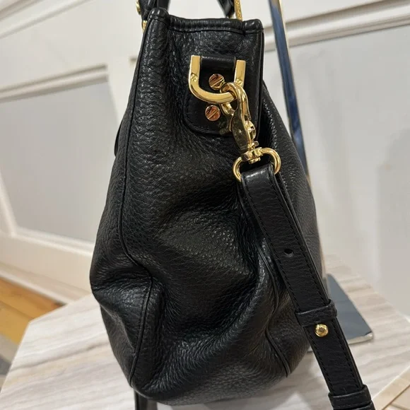 Tory Burch Bag Black and Gold Pebbled Leather Shoulder Bag with Strap - Picture 5 of 17